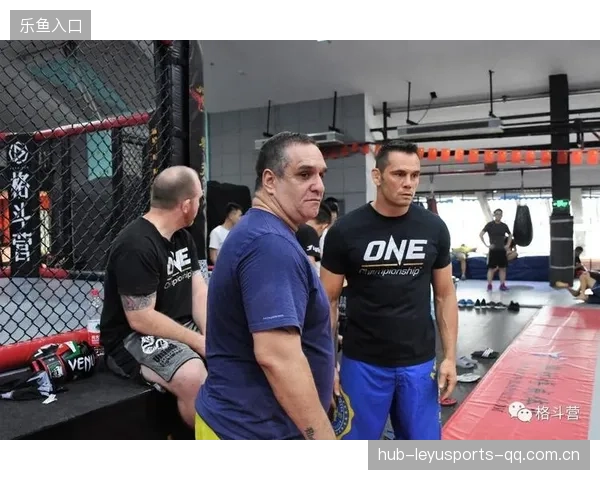 UFC柔术技术连接训练揭秘：打造无敌地面控制力的终极秘籍